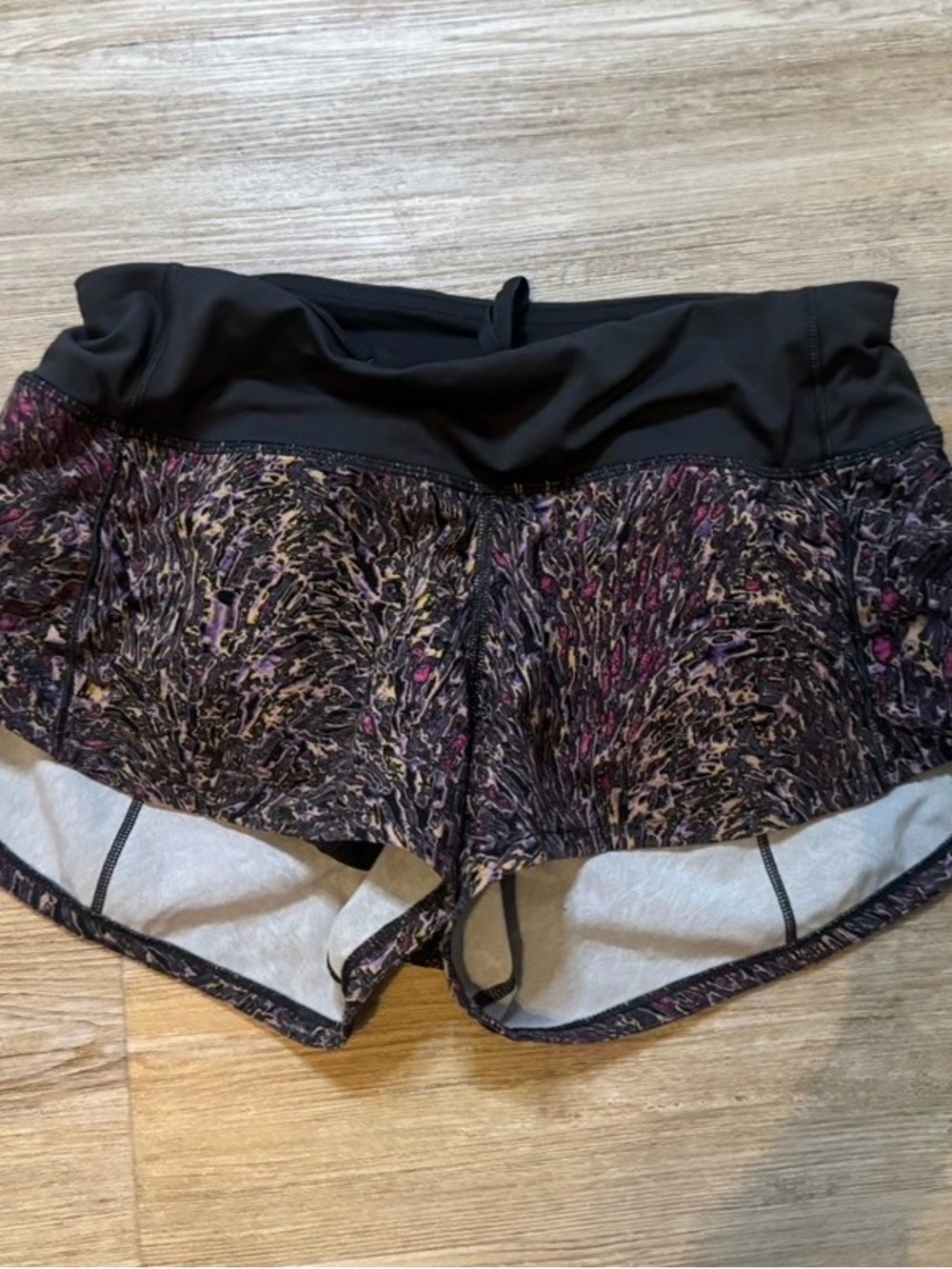 Lululemon Speed Up Low-Rise Short 2.5
